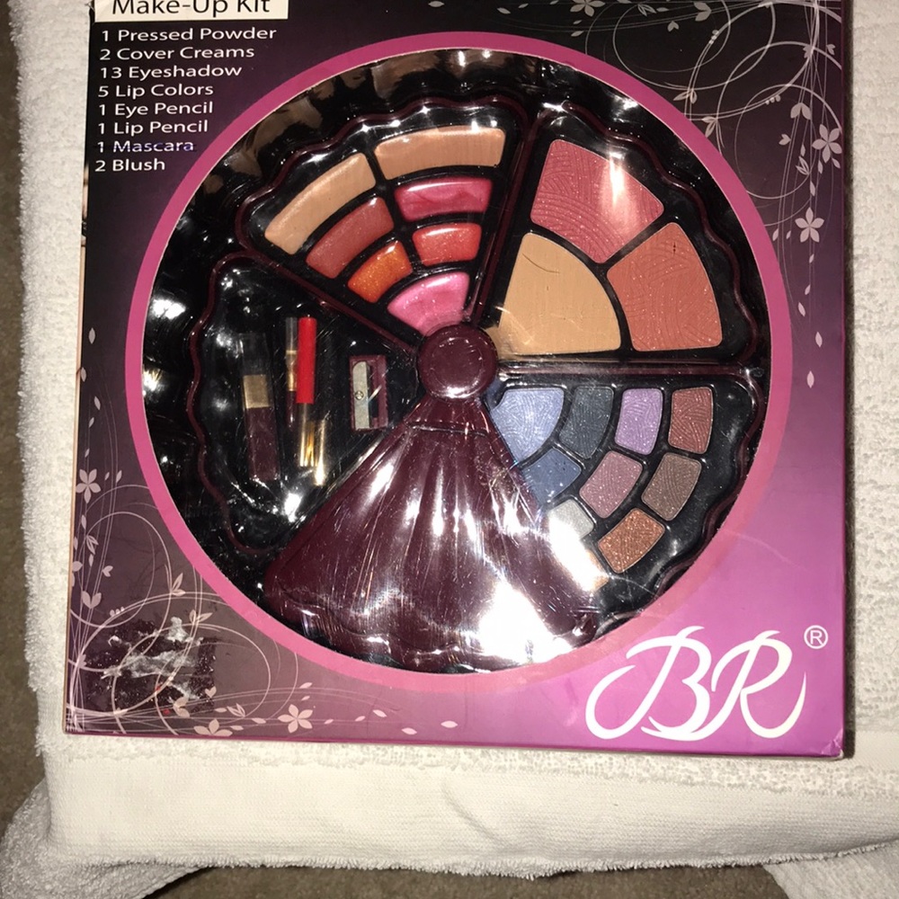 Makeup kit